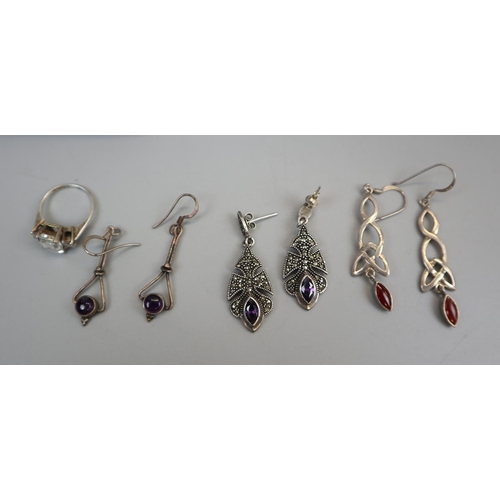 78 - Collection of silver jewellery to include rings, earrings etc