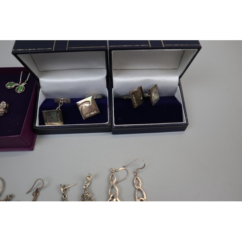 78 - Collection of silver jewellery to include rings, earrings etc