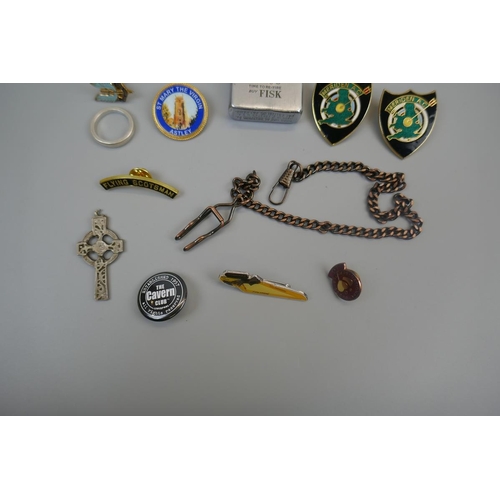 90 - Collection of old badges etc