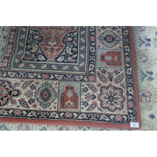 371 - Patterned rug - 290cm x 202cm