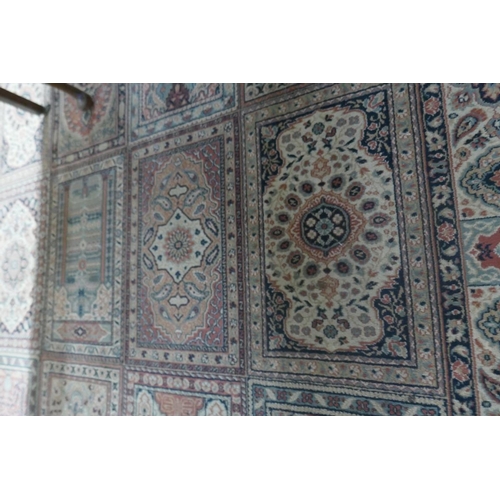 371 - Patterned rug - 290cm x 202cm