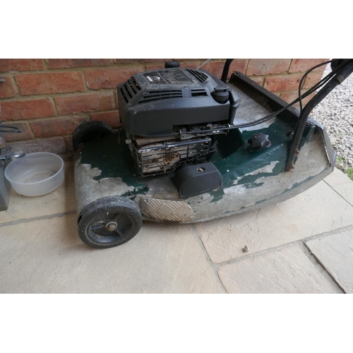 390 - Hayter self drive lawn mower with grass box