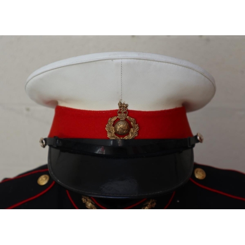 220 - US Marines dress jacket, gloves and cap