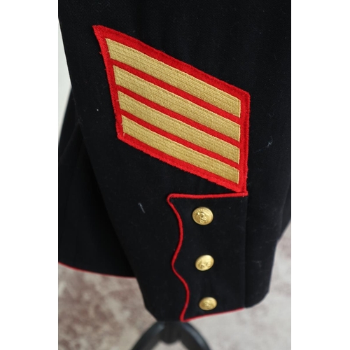 220 - US Marines dress jacket, gloves and cap