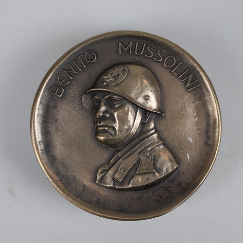 266 - Snuff box with the image of Benito Mussolini