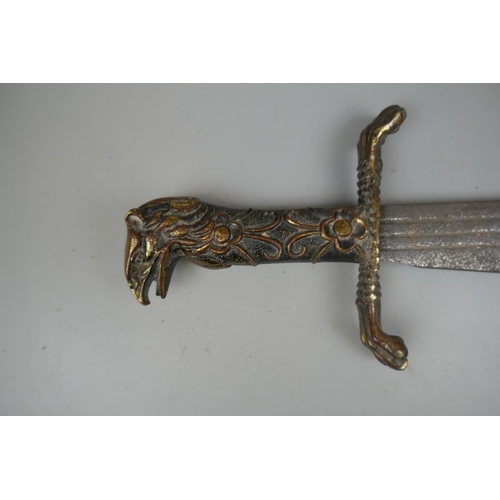 322 - Eagles head handle short sword