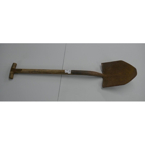 356 - Britsh military trench spade