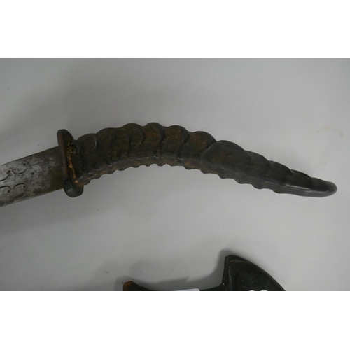 369 - 3 daggers in a crocodile scabbard with buckhorn handles