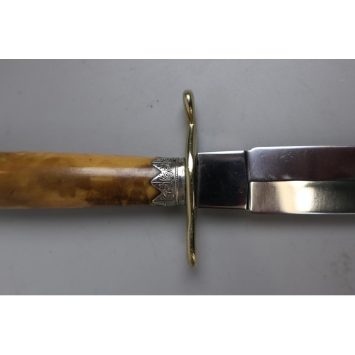 98 - Dagger with marble handle and nautilus pommel
