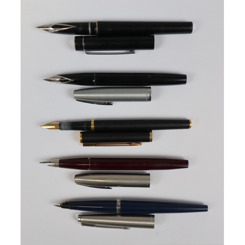 135 - Collection of fountain pens