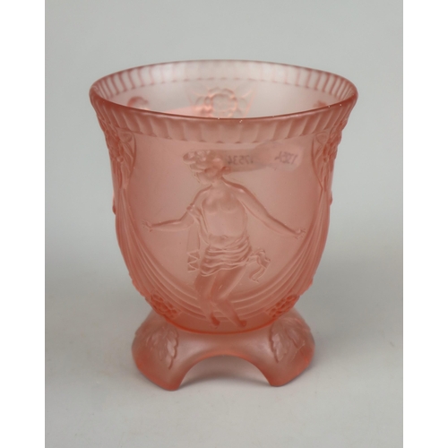 136 - Walther 7 Sohne Art Deco pink glass 'Three Grace' vase - Approx height 14cm