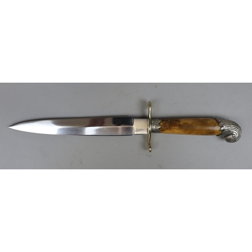 175 - Dagger with marble handle and nautilus pommel