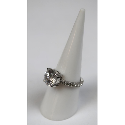 72 - Silver solitaire ring - Size N