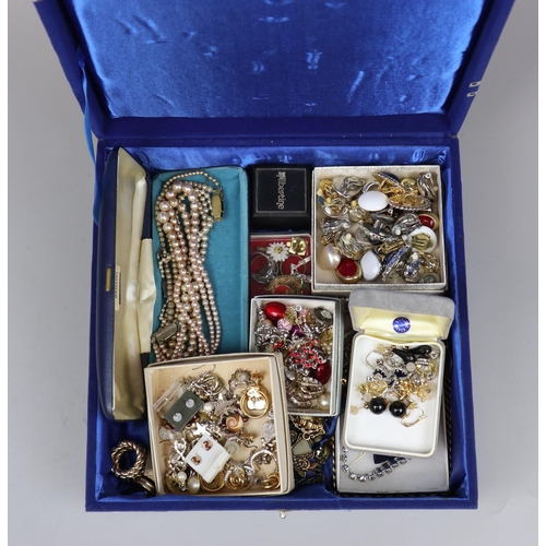 144 - Collection of vintage costume jewellery