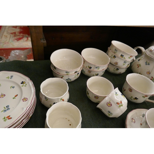 227 - Collection of Villeroy & Boch Petit fleur tea/coffee service