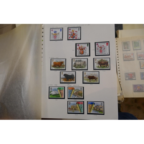 237 - Stamps - Great Britain 1960s-80s in 2 stockbooks on stockcards and pages