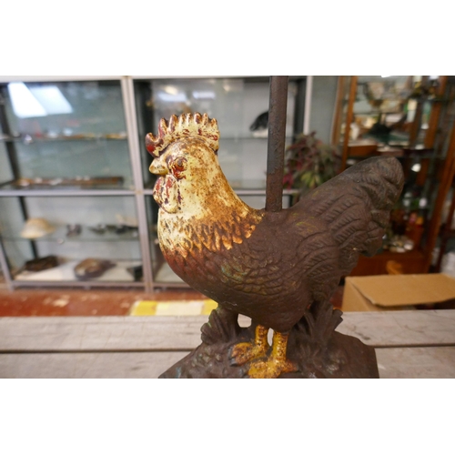 258 - Vintage cast iron hen doorstop