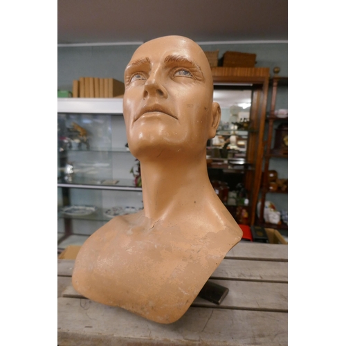 264 - 2 vintage mannequin display heads - Approx height of tallest 44cm