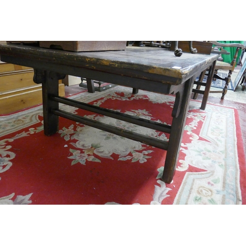 321 - Large antique Oriental coffee table - Approx size: W: 210cm D: 92cm H: 61cm