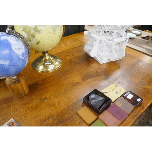 467 - Large oak refectory table - Approx size: W: 220cm D: 112cm H: 77cm