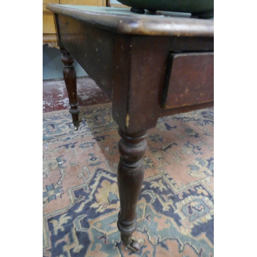 493 - Antique table on castors with 2 drawers - Approx size: W: 152cm D: 90cm H: 72cm
