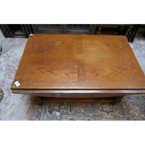 518 - Drop leaf oak coffee table
