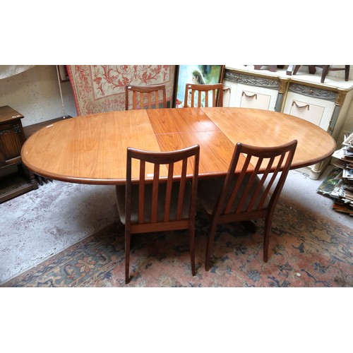 510 - Mid century G-Plan extending dining table together with set of 4 Leslie Dandy G-Plan chairs