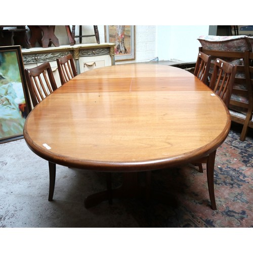 510 - Mid century G-Plan extending dining table together with set of 4 Leslie Dandy G-Plan chairs