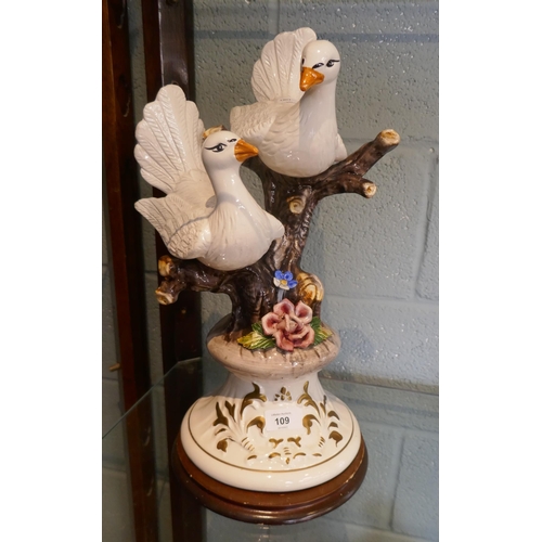 109 - Capodimonte doves on a branch - Approx height: 47cm