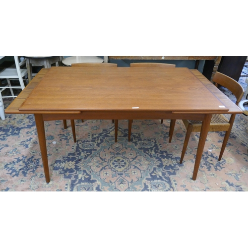 426 - Large Danish teak/rosewood dining table - Approx size L 140cm ( extended 240cm) W90cm H 73cm