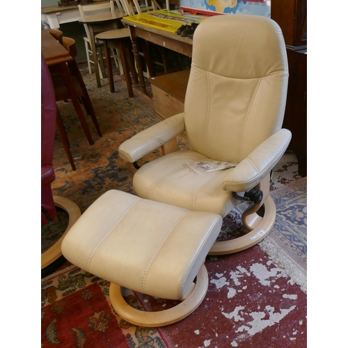 428 - Stressless reclining chair together with matching footstool - Cream