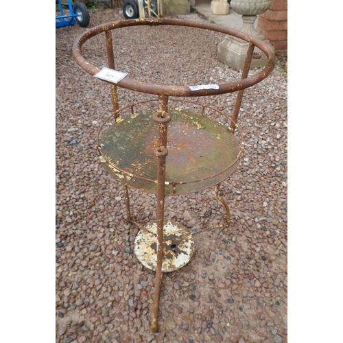 501 - Metal washstand