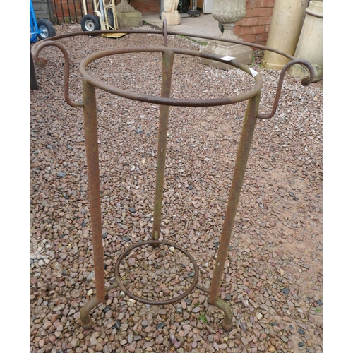 502 - Metal washstand