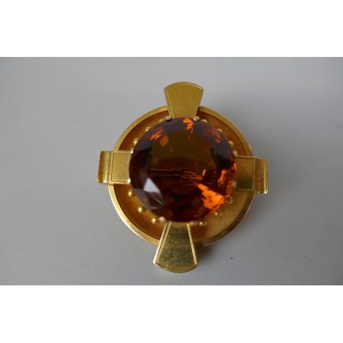 63 - 19.5ct gold brooch set with citrine - Approx gross weight 16.8g