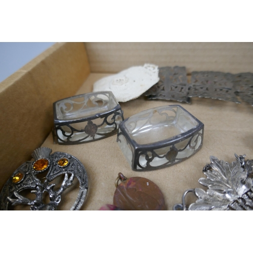 102 - Interesting assortment of collectables to include silver