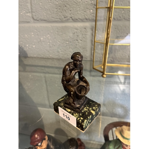 110 - Small bronze of tribal gentleman - Approx height: 11cm