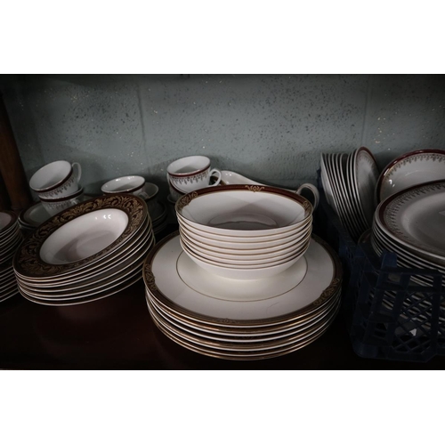 165 - Alfred Meakin dinner service