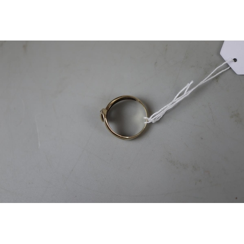18 - 9ct gold diamond ring - Size R