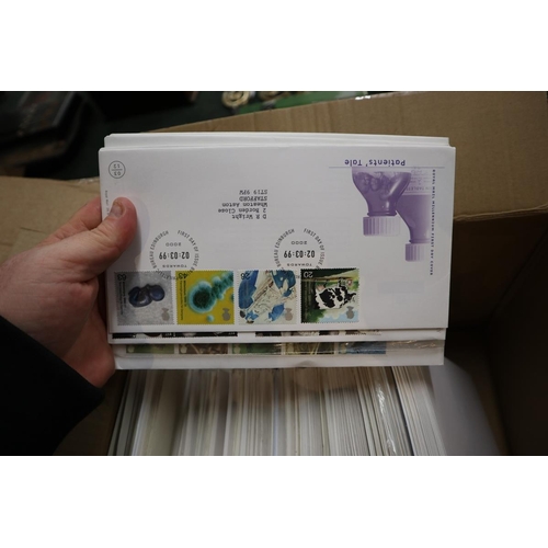 190 - Stamps - GB Box of illustrated FDCs 1970-2000