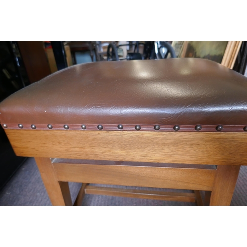 354 - Adjustable piano stool