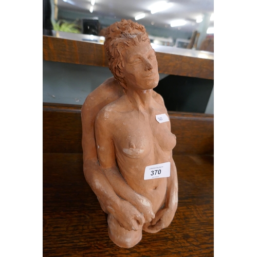 370 - Terracotta figure of lovers - Approx height: 31cm