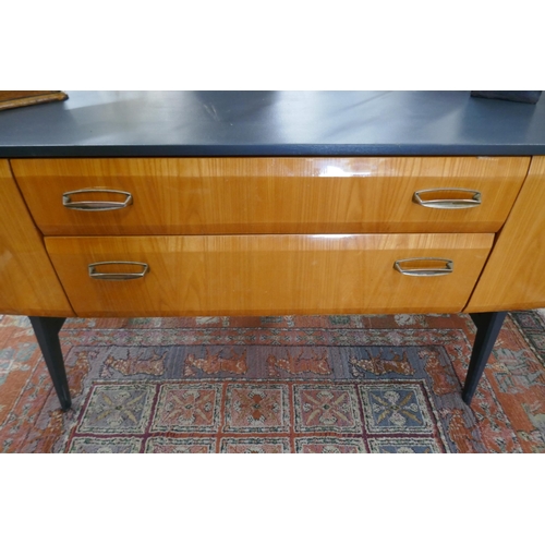 373 - Mid-century sideboard - Approx size: W: 158cm D: 46cm H: 66cm