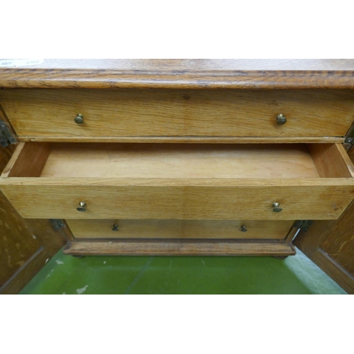 376 - Table top cupboard with drawers - Approx size: W: 42cm D: 23cm H: 39cm