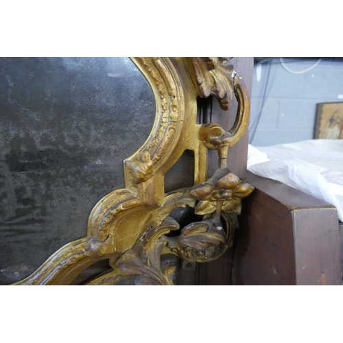 408 - Early 18thC gilt mirror with original plate - Approx size: 80cm x 58cm