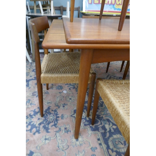 426 - Large Danish teak/rosewood dining table - Approx size L 140cm ( extended 240cm) W90cm H 73cm