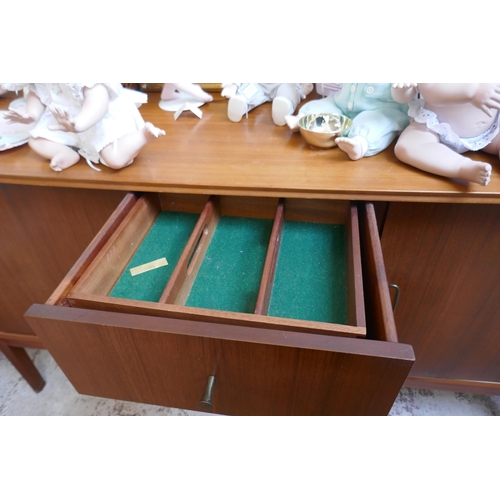 432 - Mid-century 'Vanson' teak sideboard - Approx size: W: 159cm D: 50cm H: 85cm