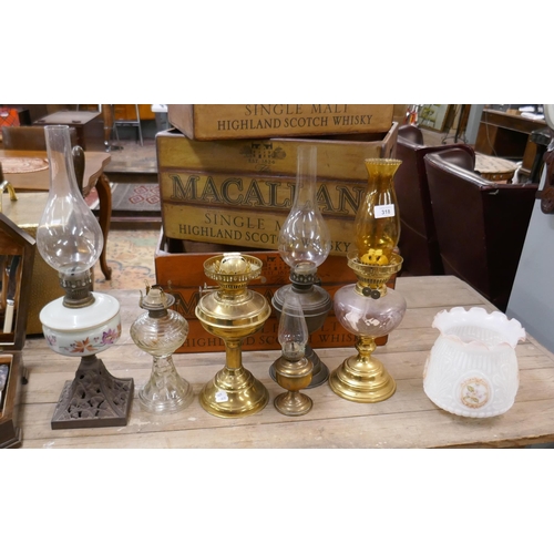 318 - Collection of oil lamps