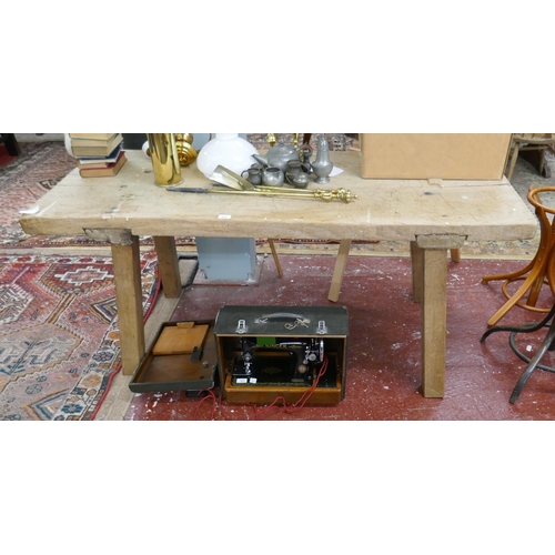 422 - Antique work bench - Approx size: W: 164cm, D: 64cm, H: 73cm