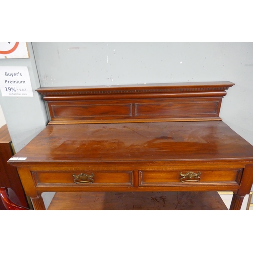 400 - Mahogany buffet - Approx size: W: 124cm D: 51cm H: 142cm