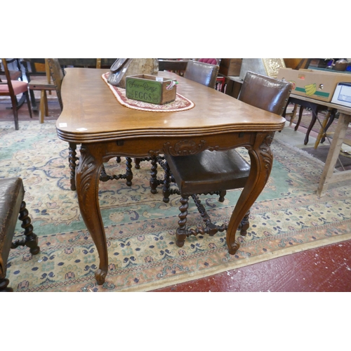 427 - French parquetry top extending dining table